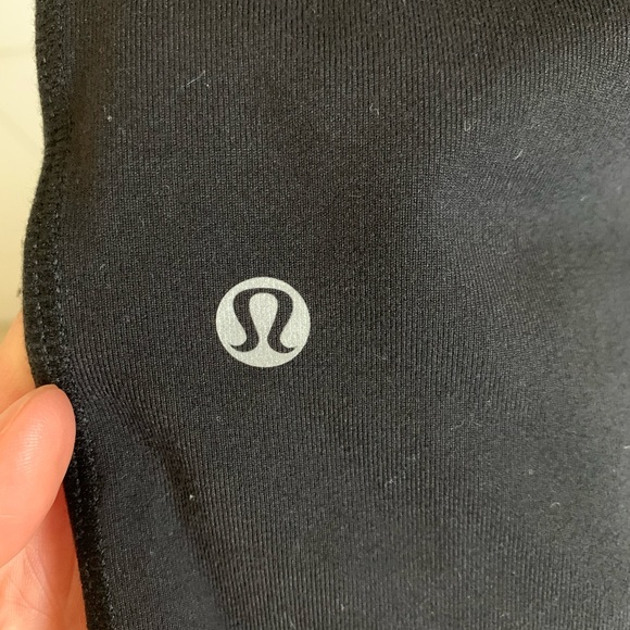 Lululemon straight leg leggings - size 4 - Picture 3 of 7
